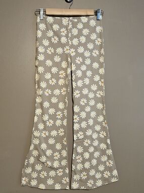 Girls Bell Bottom Daisy Print Leggings - Beige with White & Yellow Daisies